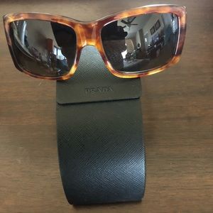 Prada designers Ladies Sunglasses
